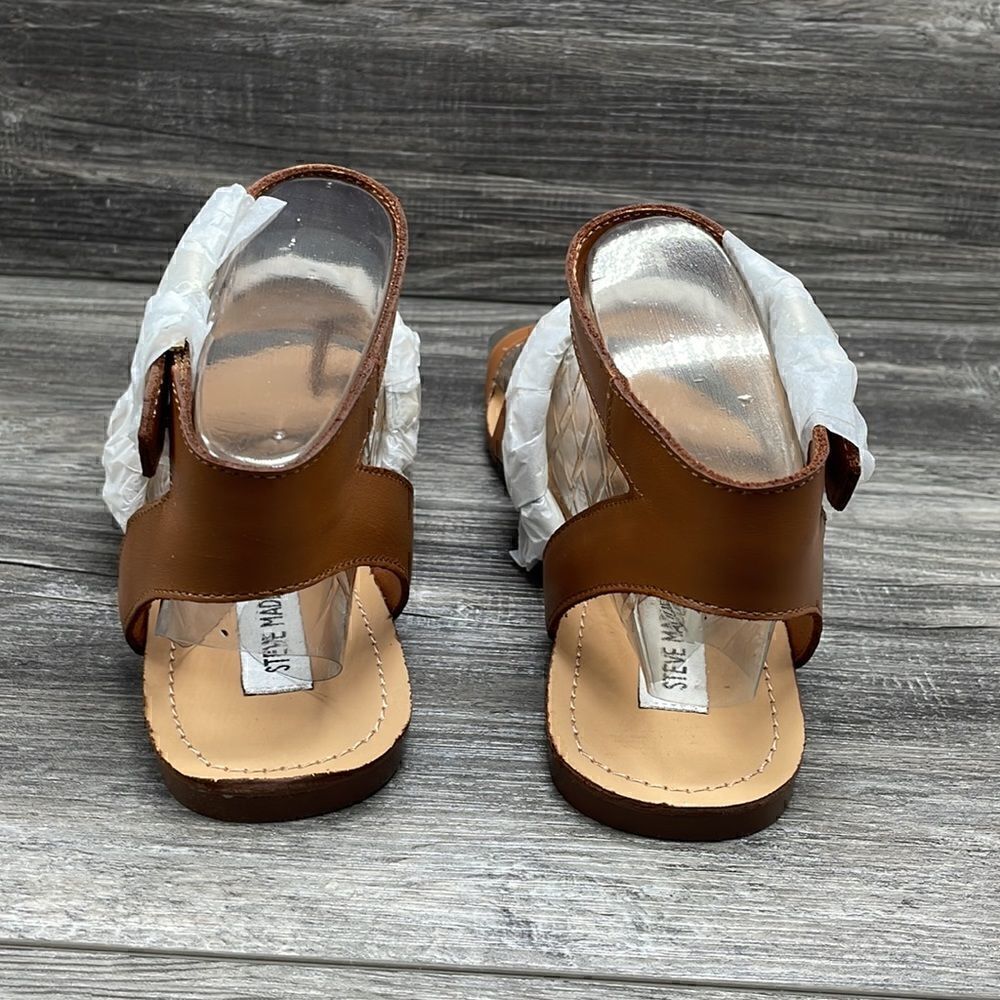 Womens Steve Madden Curlyy Toe Loop Studded Flat Sandals - Cognac - Picture 10 of 12